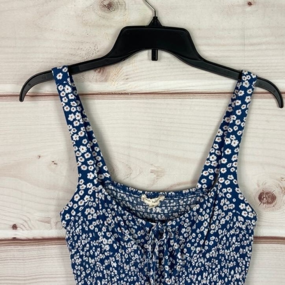 LA‎ Hearts Top Womens Juniors M Blue Floral Smocked Crop Scoop Neck Sleeveless - Picture 2 of 7